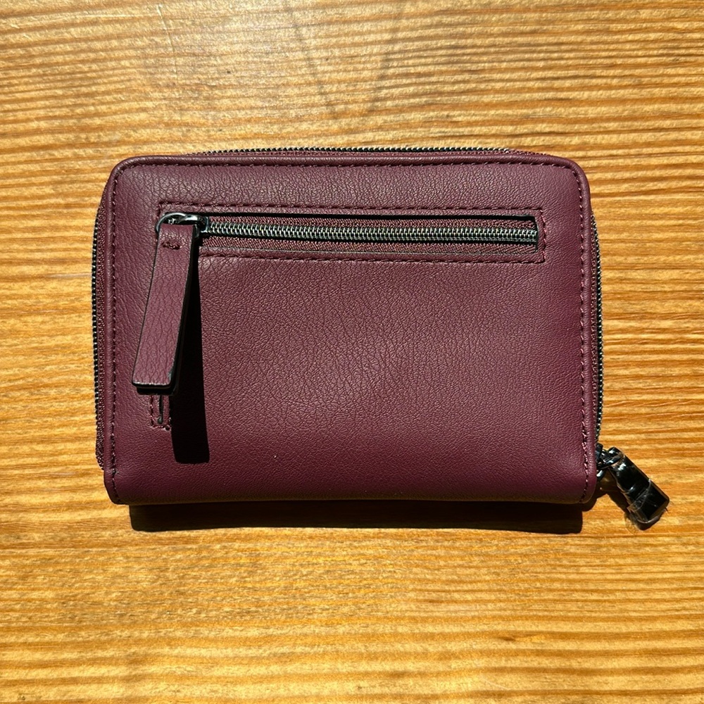 Magenta wallet NWOT